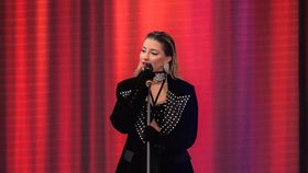 Aza a respectat tema „Glitter Glam”. Concurentele de la Bravo, ai stil nu au fost de acord cu juriul: „Nu mi-a plăcut nimic”